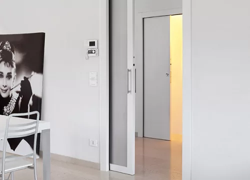 ECLISSE LUCE UNICO egyszárnyú tolóajtó kőműves falhoz 15 cm-es falvastagsághoz (60×200 cm)